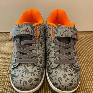 New Heelys, in box! Great deal!